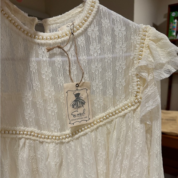 NWT Cream Lace Top With Pearl Trim - Picture 14 of 14